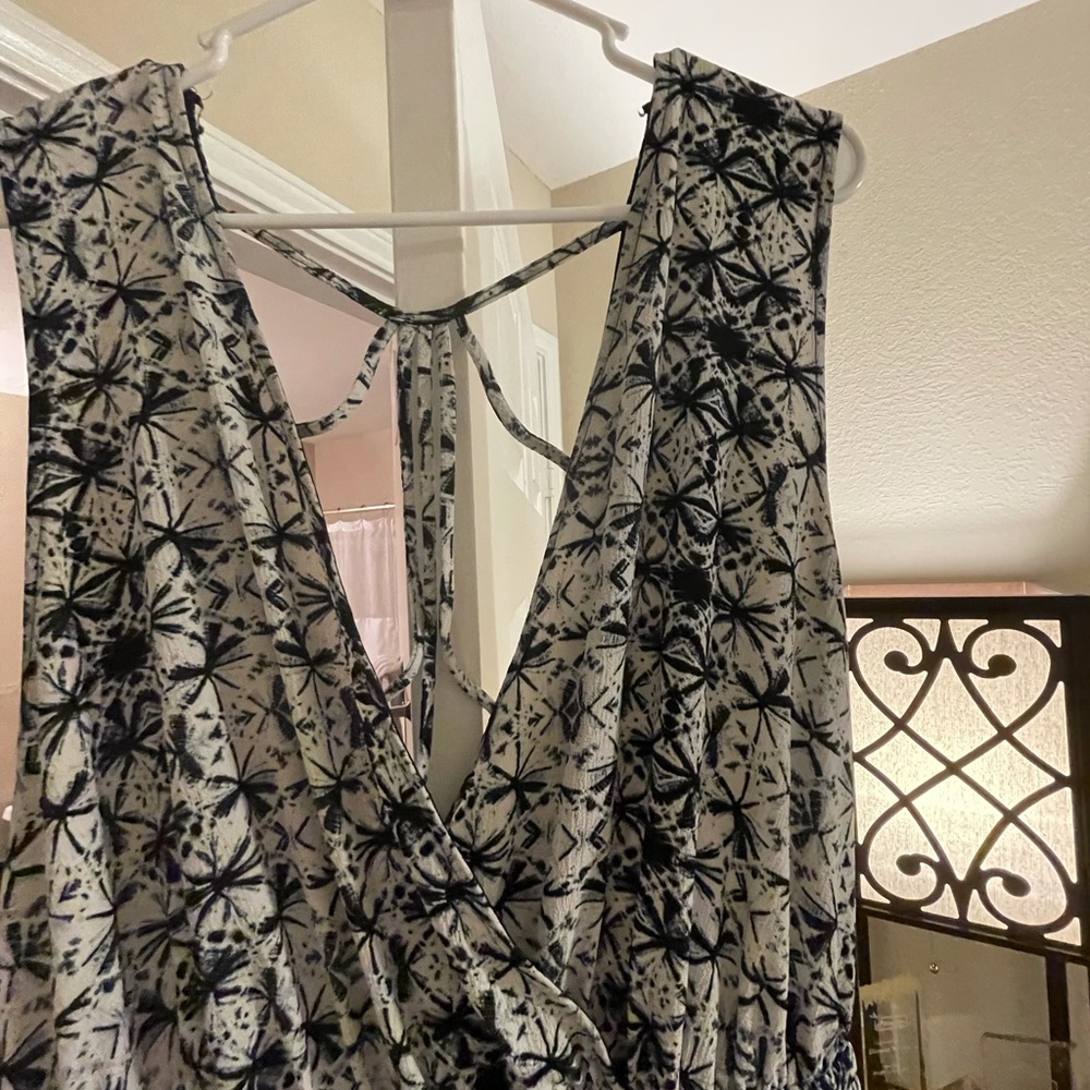 Forever 21+ Black & White Breezy Jumpsuit Size 1x